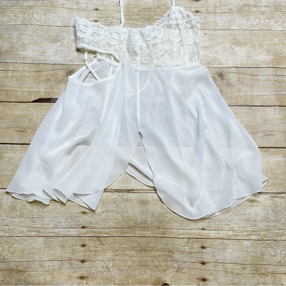 Victoria’s Secret Off White Lacy Teddy Chemise Cami